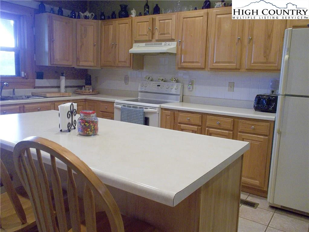 Image number 20 for the current listing