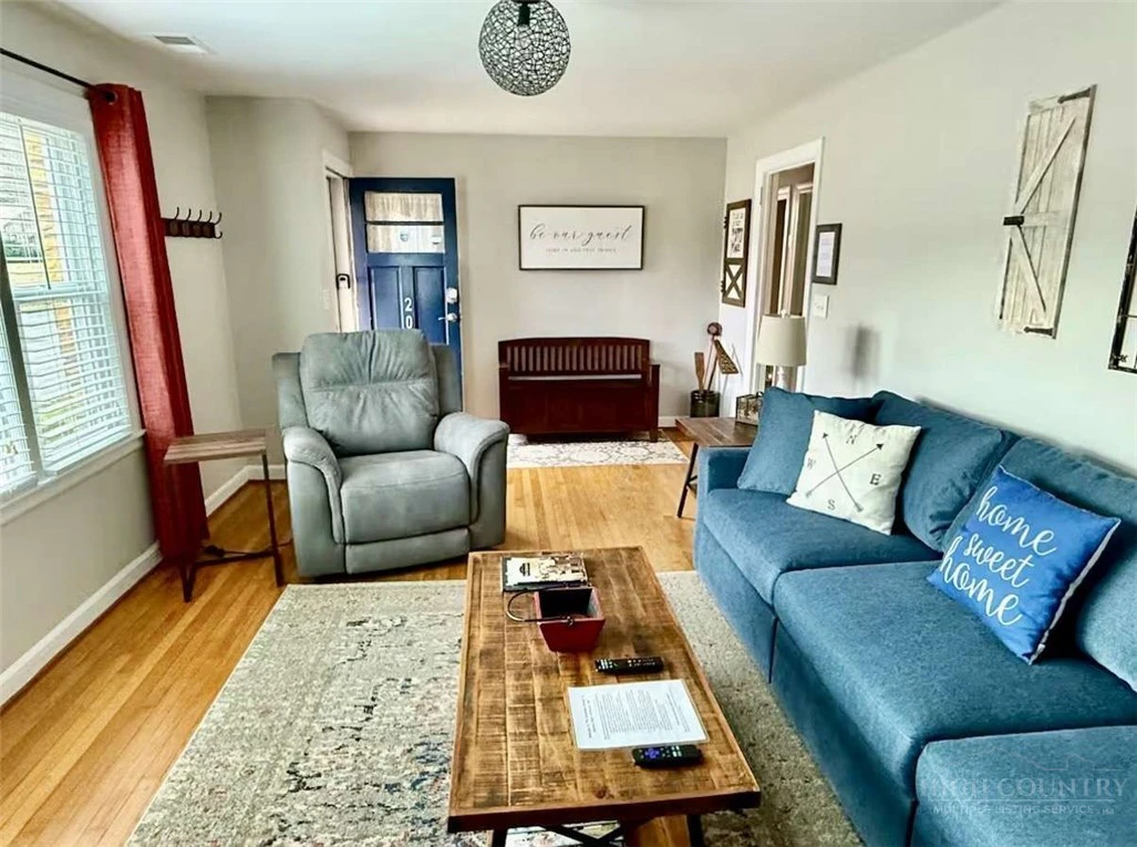Image number 12 for the current listing
