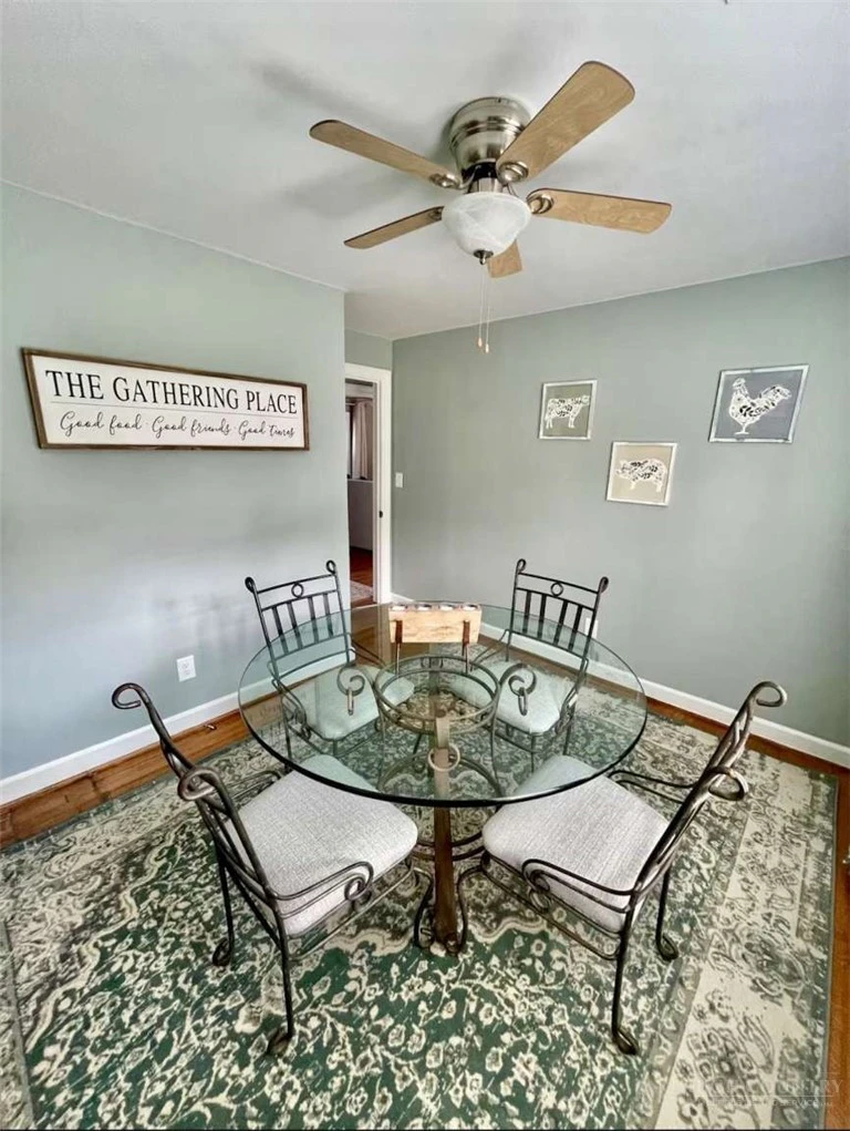 Image number 13 for the current listing