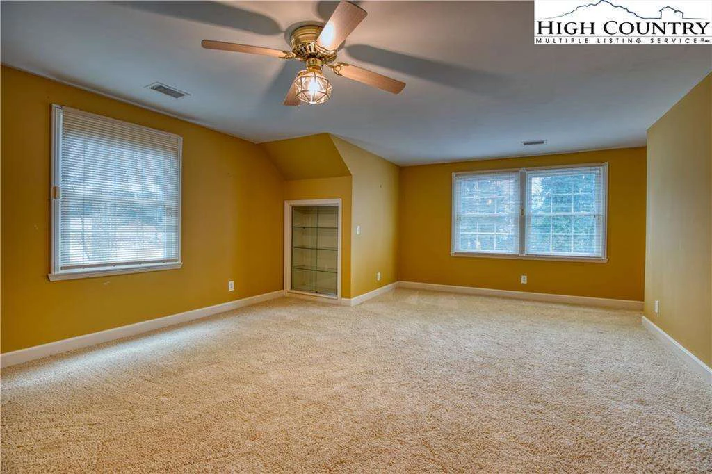 Image number 6 for the current listing