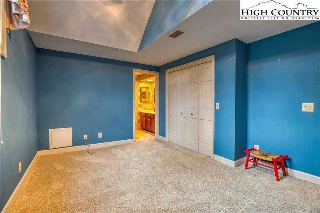 Image number 7 for the current listing