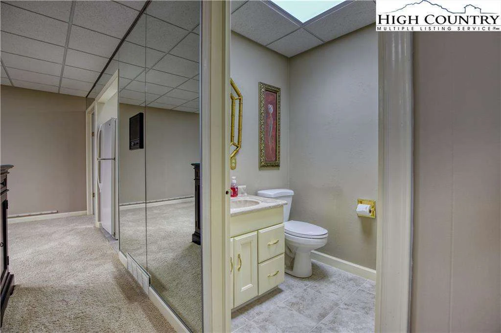 Image number 2 for the current listing