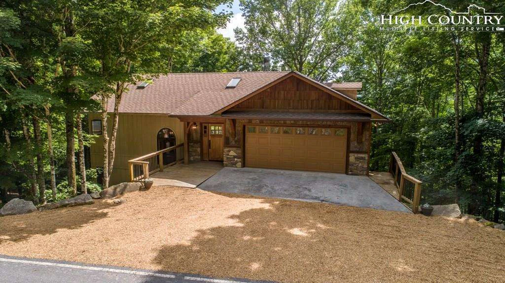 Image number 1 for the current listing