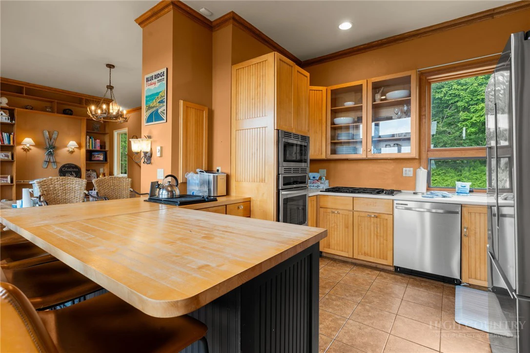 Image number 11 for the current listing