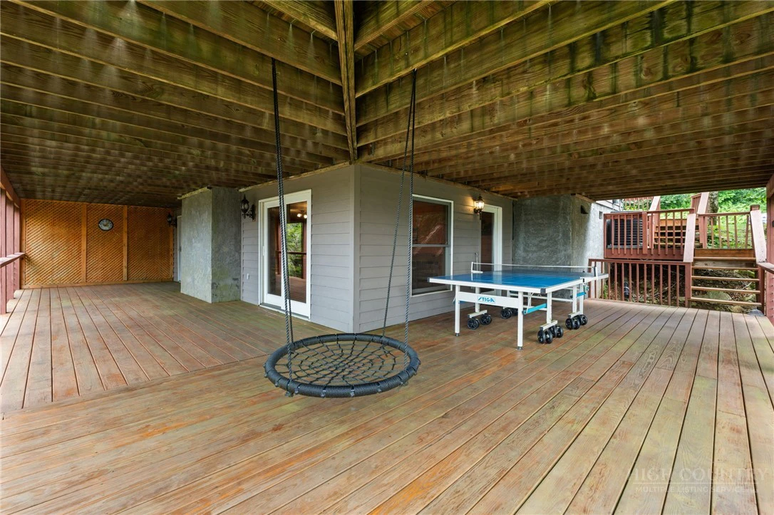 Image number 28 for the current listing