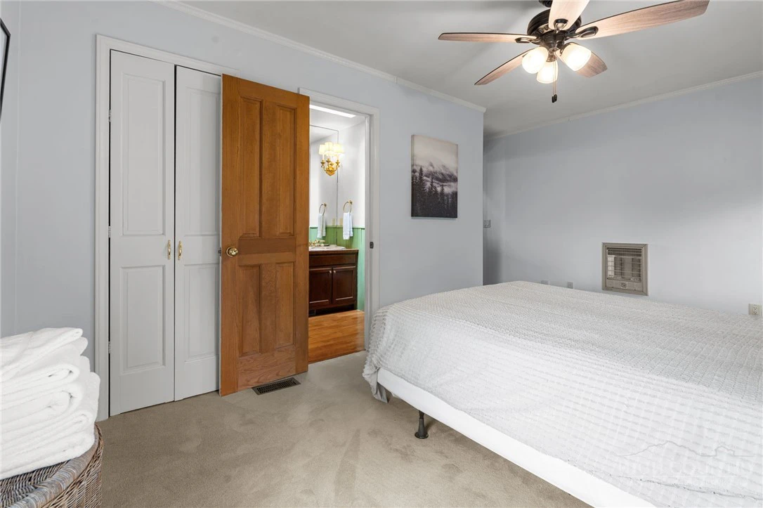 Image number 18 for the current listing