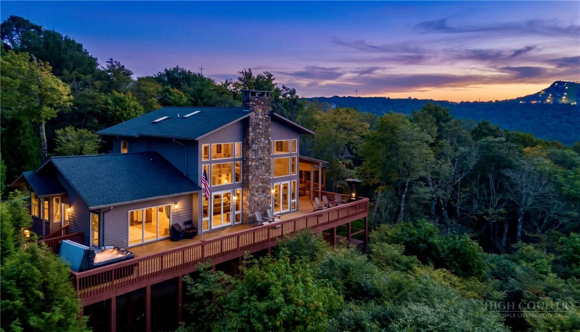 Image number 1 for the current listing