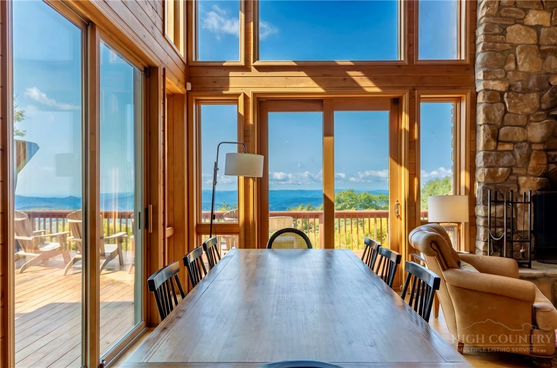 Image number 5 for the current listing