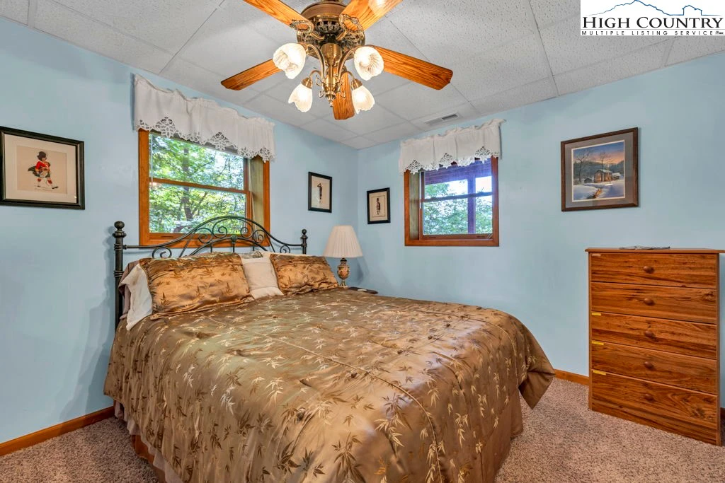 Image number 5 for the current listing