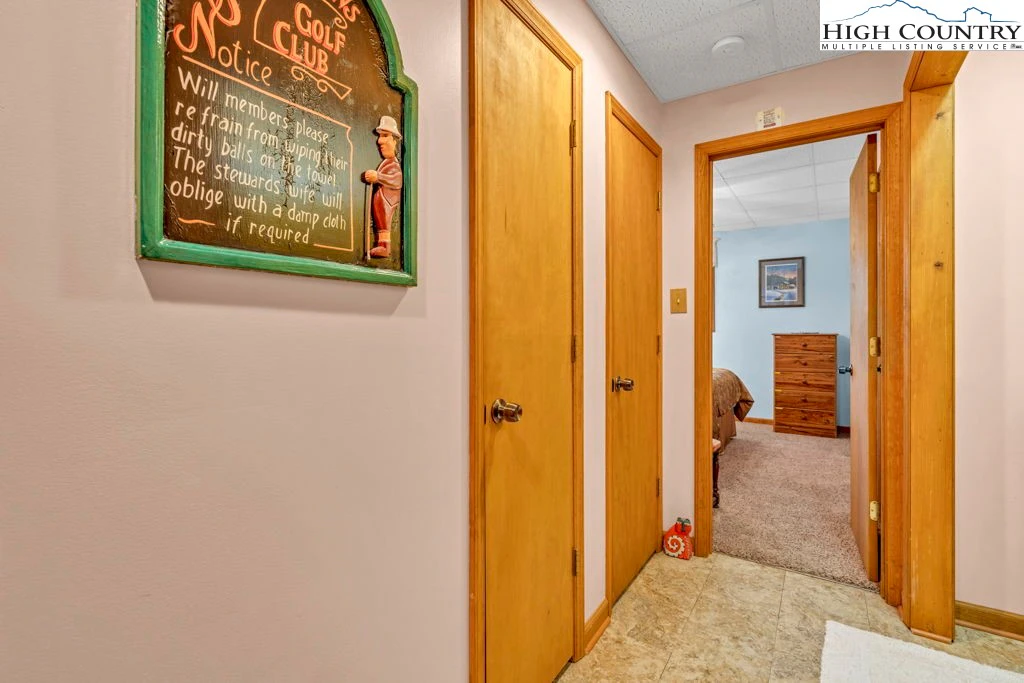 Image number 9 for the current listing