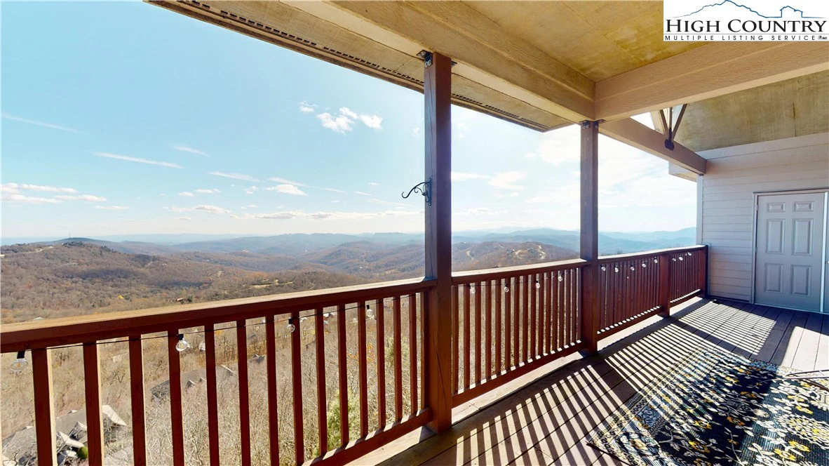 Image number 1 for the current listing