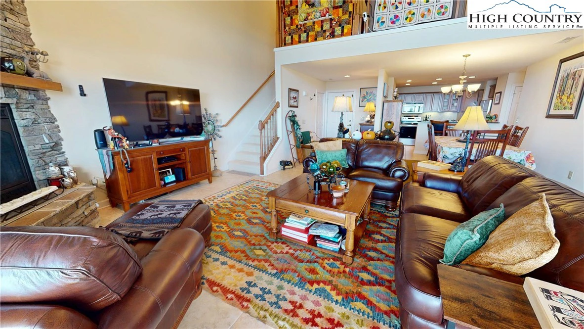 Image number 20 for the current listing