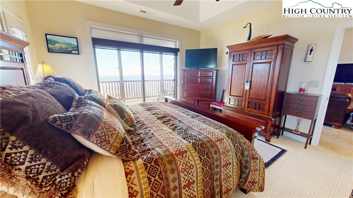 Image number 3 for the current listing