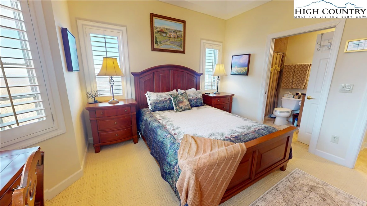 Image number 7 for the current listing