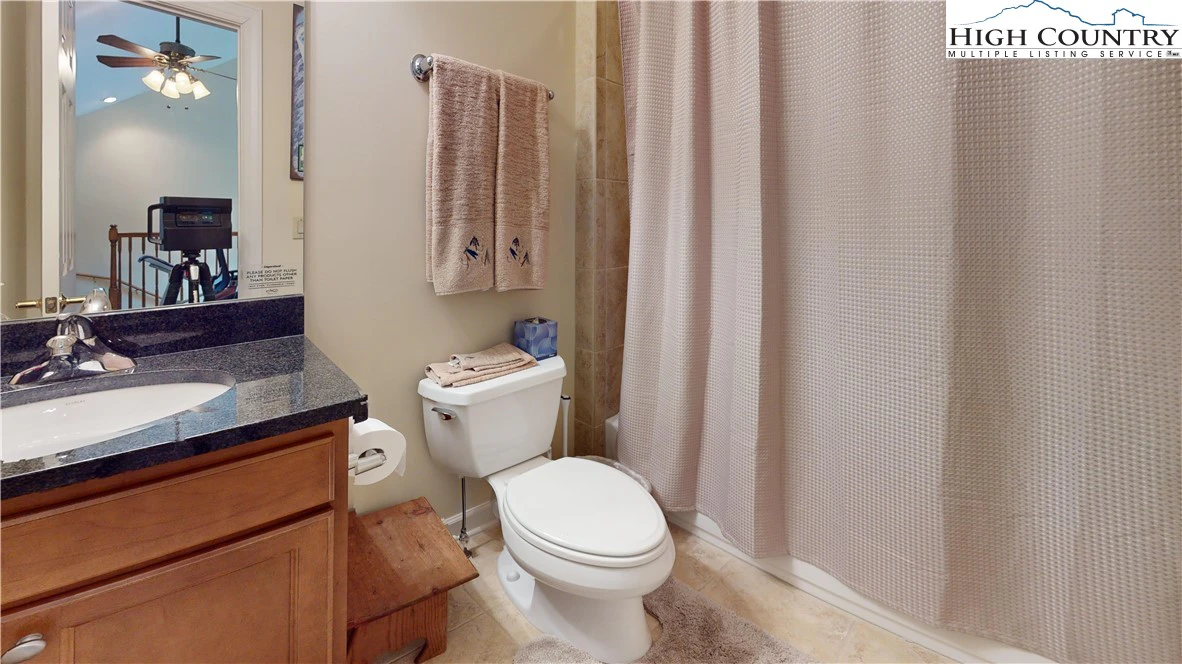 Image number 2 for the current listing