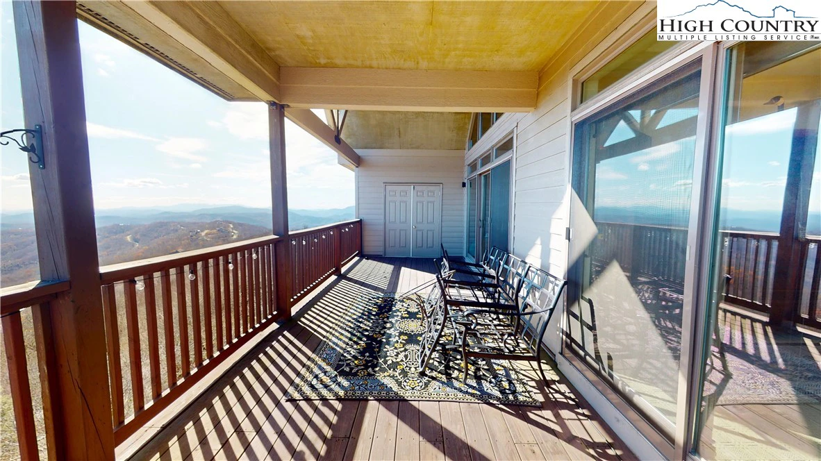 Image number 15 for the current listing