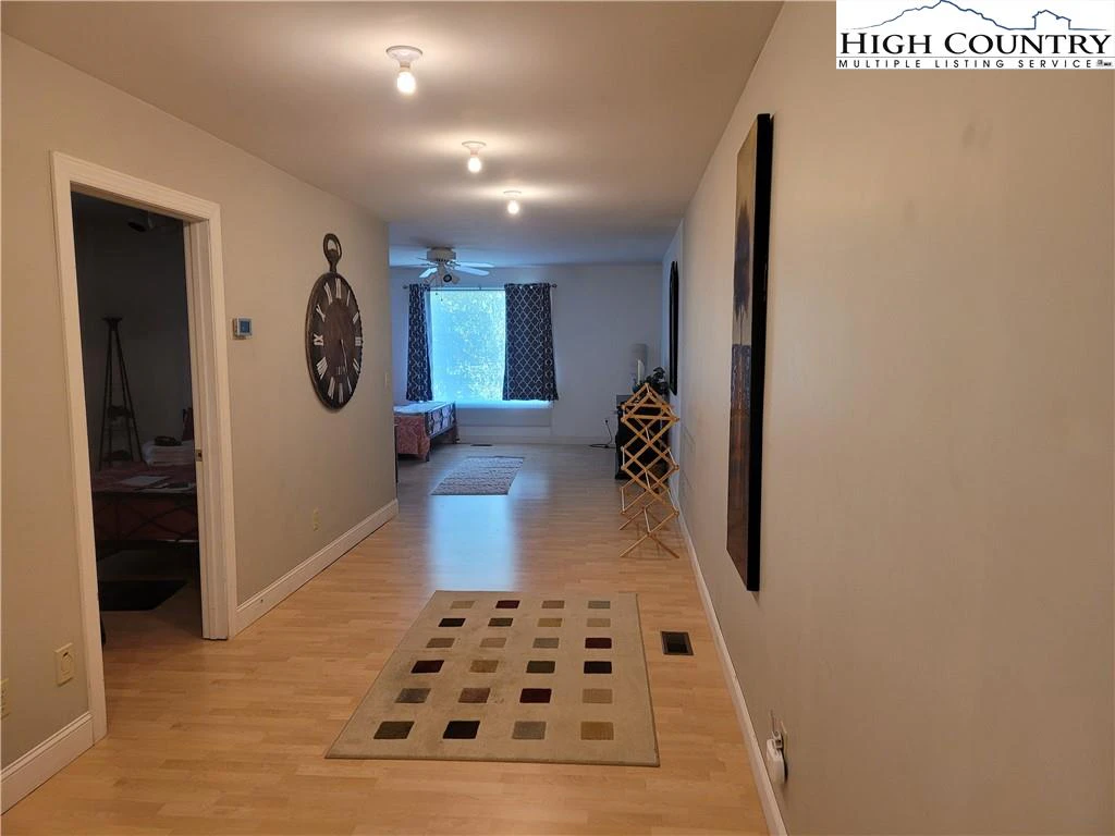 Image number 10 for the current listing