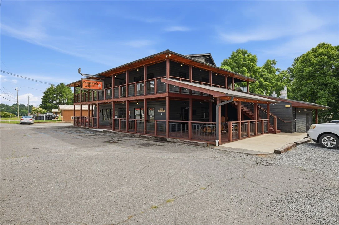 Image number 2 for the current listing