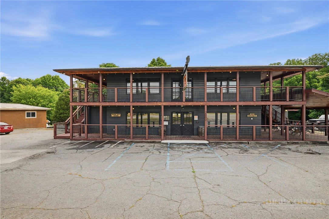 Image number 3 for the current listing