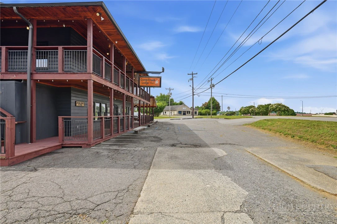 Image number 6 for the current listing