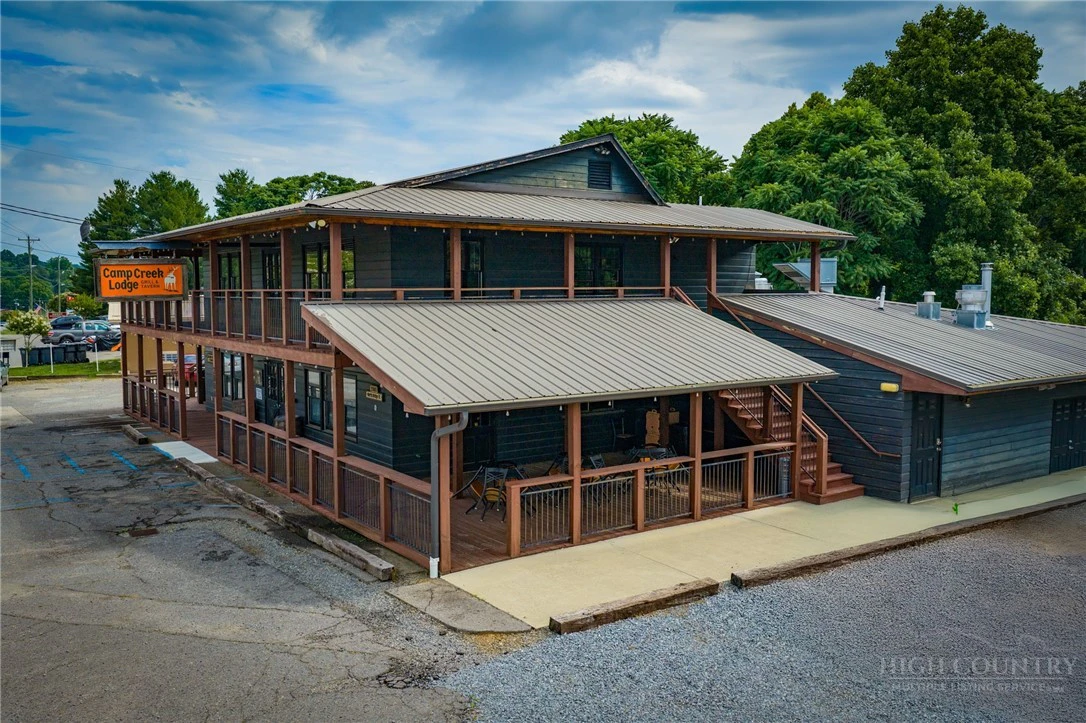 Image number 9 for the current listing