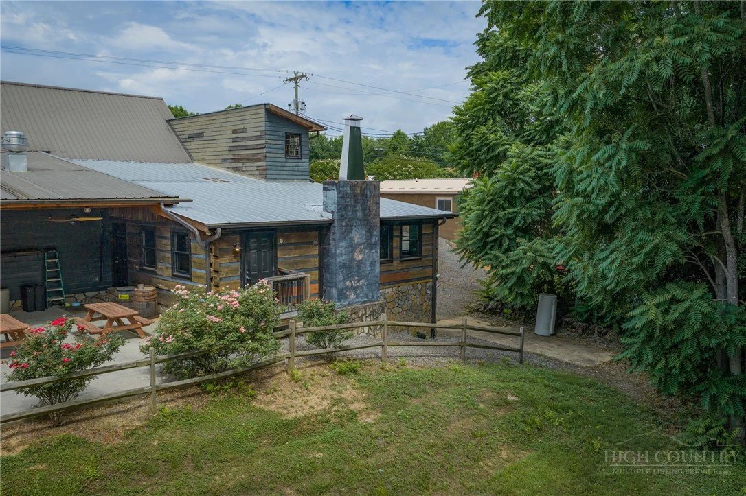 Image number 11 for the current listing