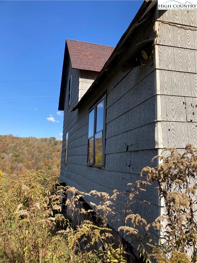 Image number 2 for the current listing
