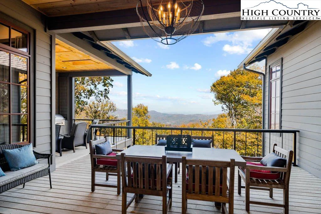 Image number 13 for the current listing