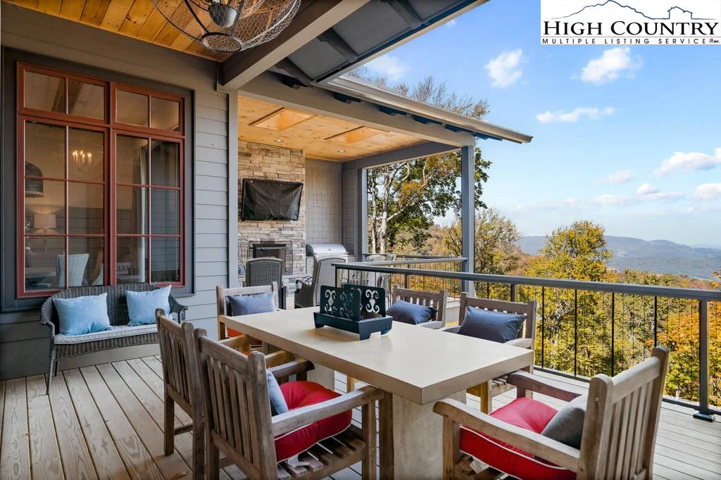 Image number 1 for the current listing