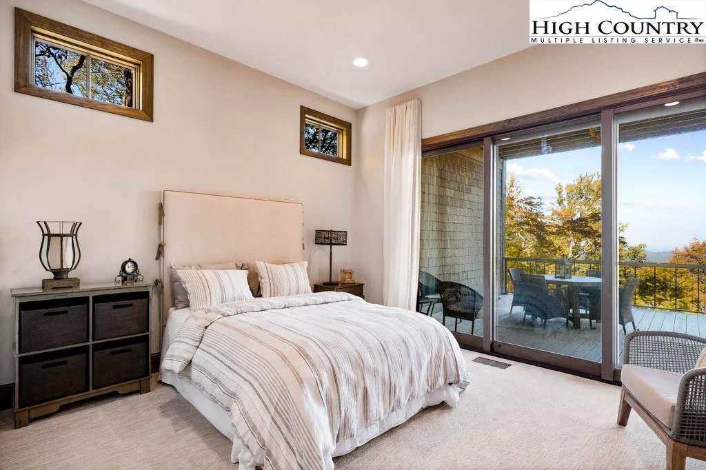 Image number 6 for the current listing