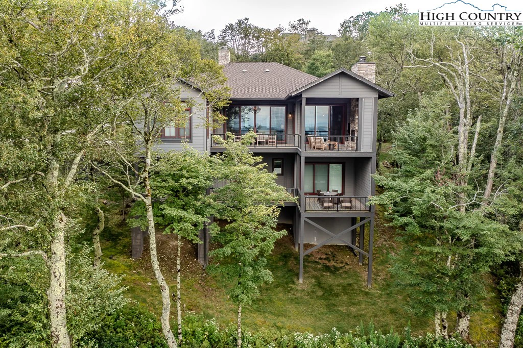 Image number 18 for the current listing