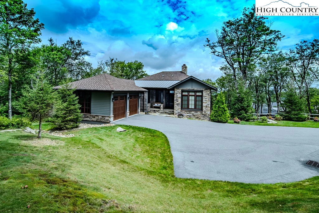 Image number 1 for the current listing