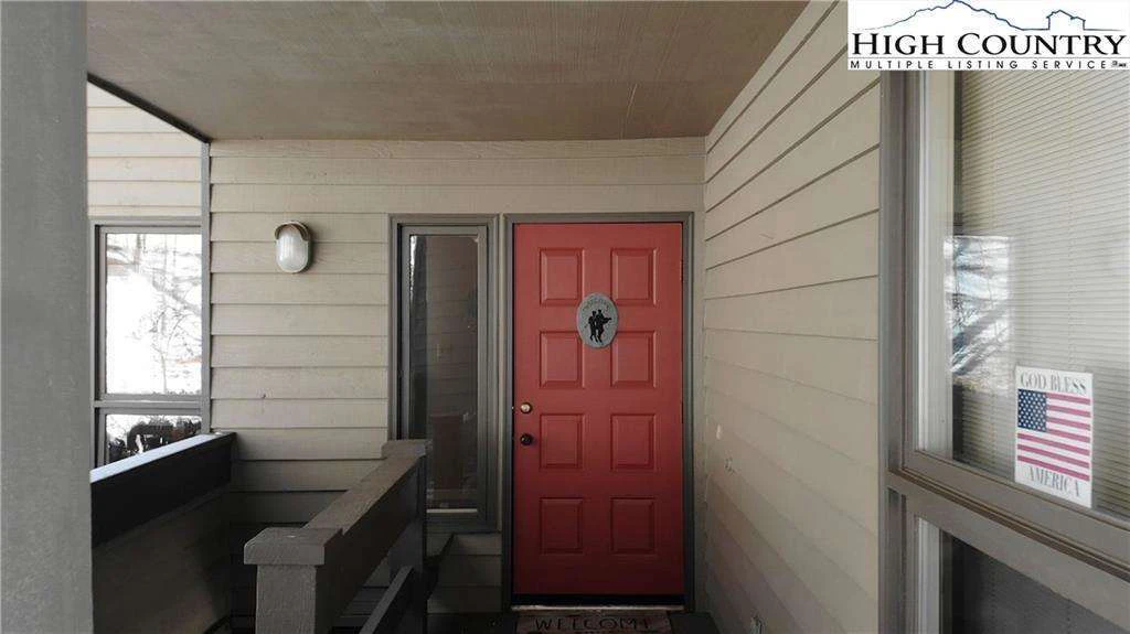 Image number 14 for the current listing