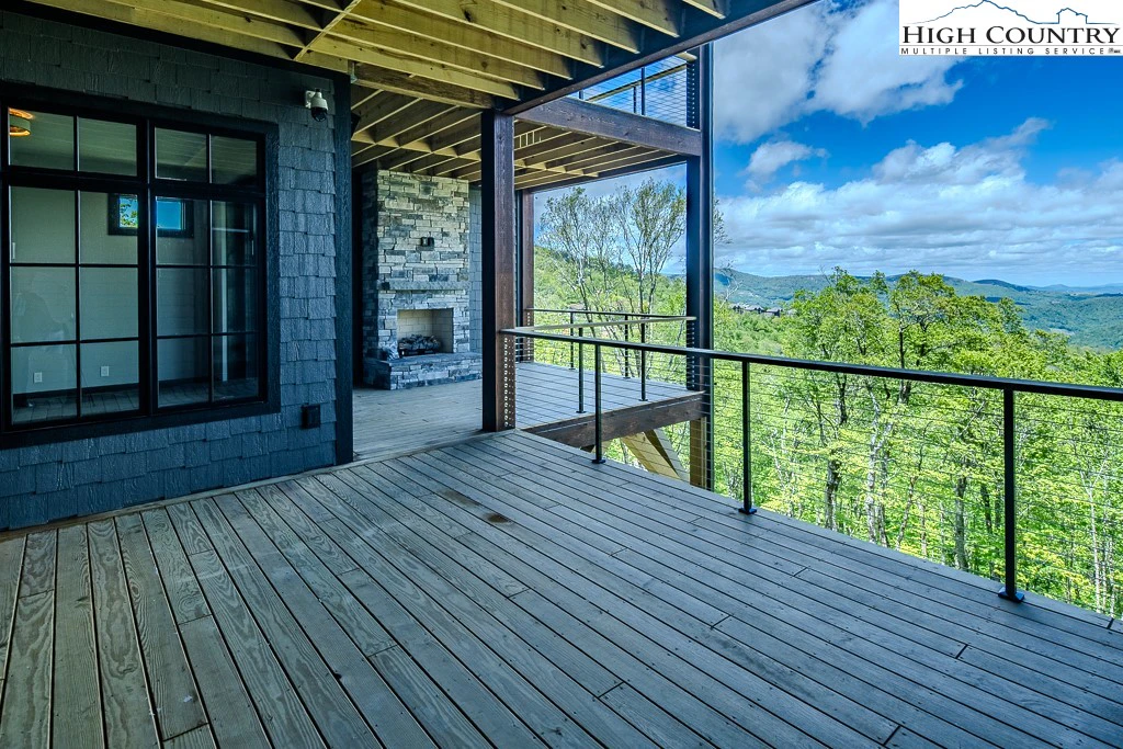 Image number 10 for the current listing