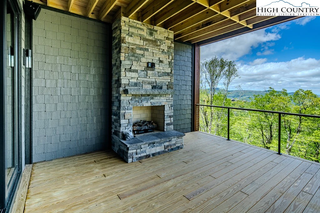 Image number 12 for the current listing