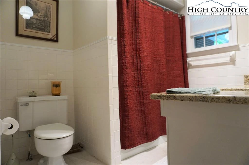 Image number 18 for the current listing