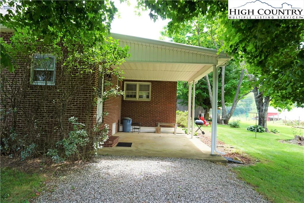 Image number 9 for the current listing