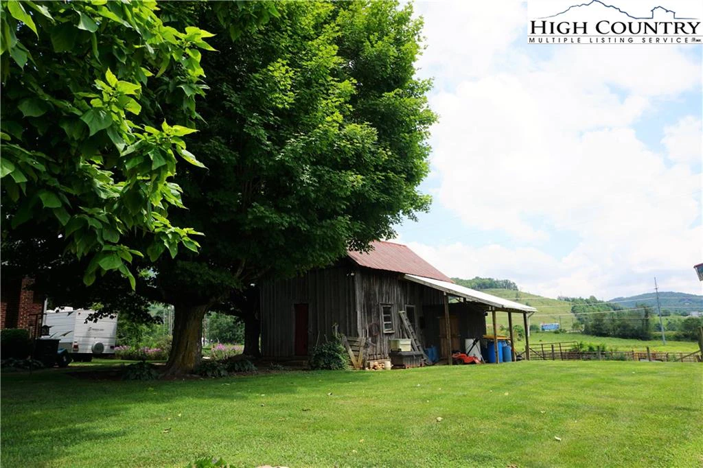 Image number 14 for the current listing