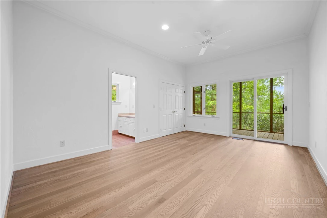 Image number 6 for the current listing