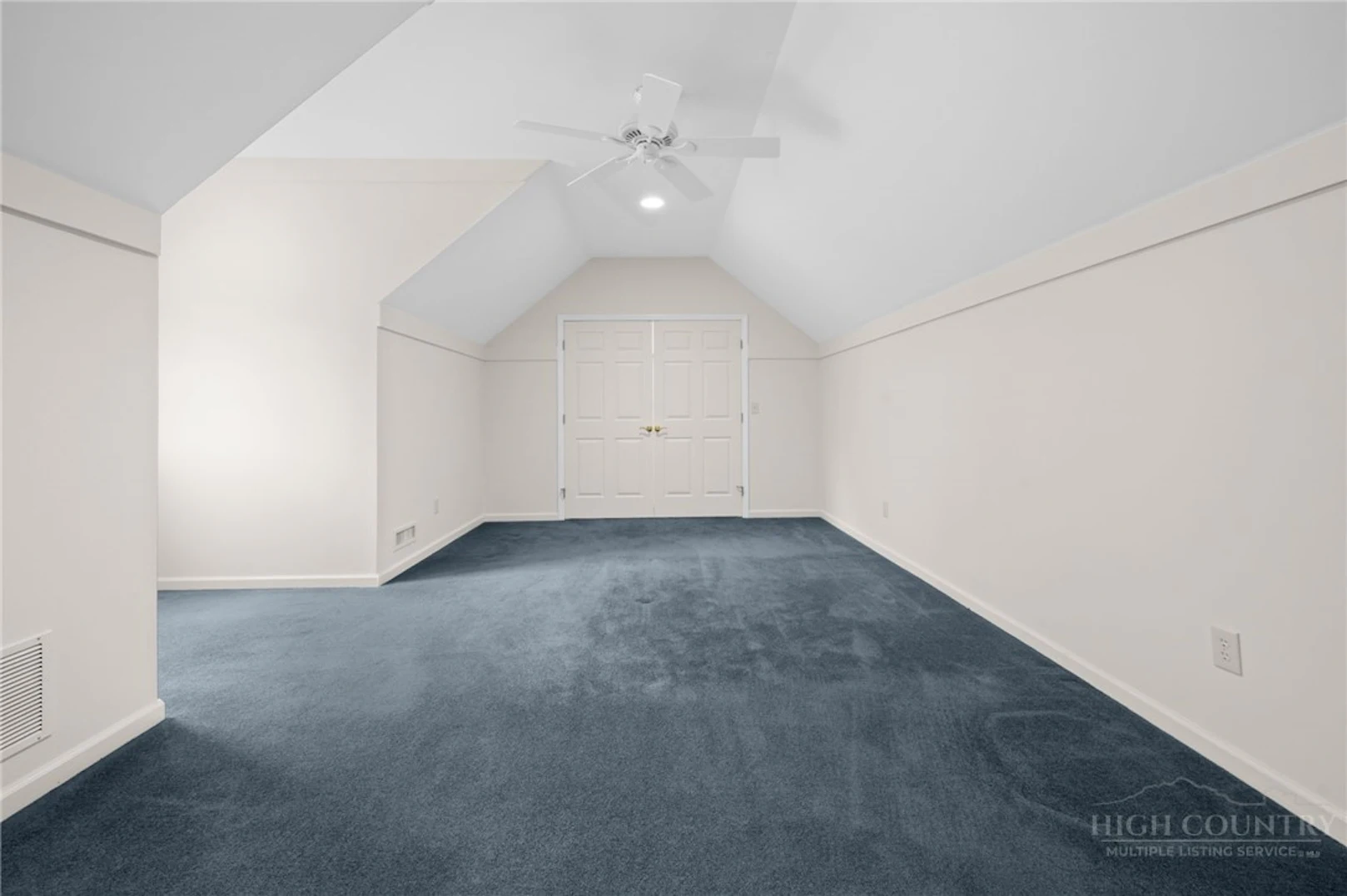 Image number 16 for the current listing