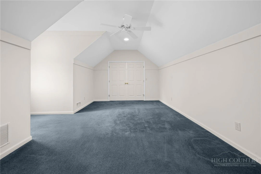 Image number 16 for the current listing