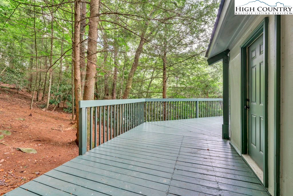 Image number 18 for the current listing