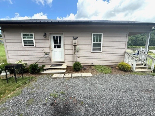 Image number 3 for the current listing