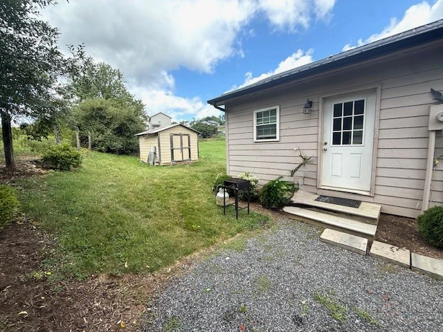 Image number 4 for the current listing