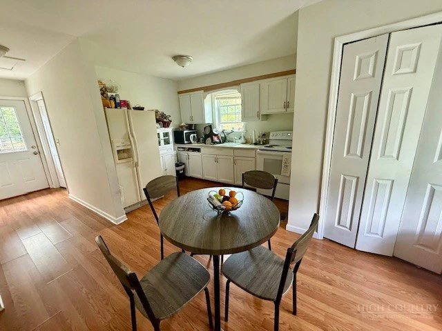 Image number 7 for the current listing