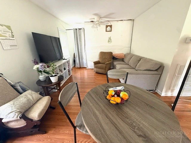 Image number 9 for the current listing