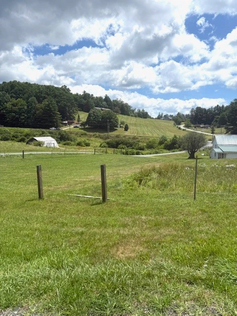 Image number 14 for the current listing