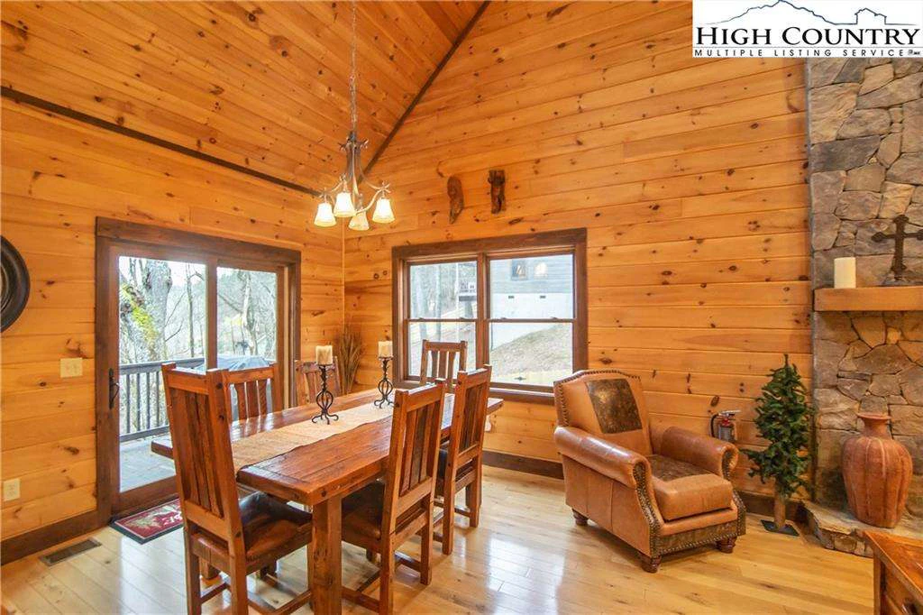 Image number 20 for the current listing