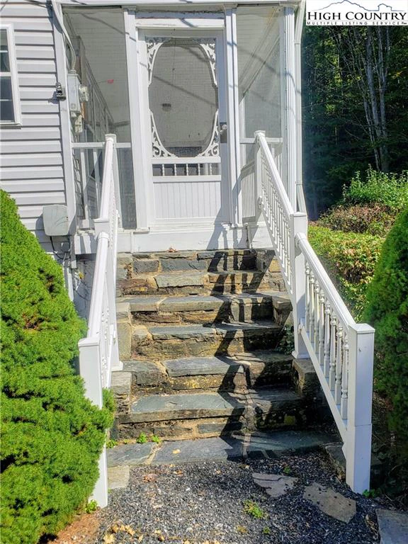 Image number 7 for the current listing