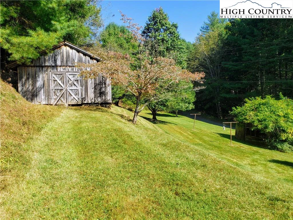 Image number 18 for the current listing